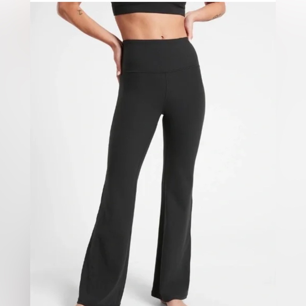 NWT Black Athleta Elation High Rise Flare Size Small Petite.